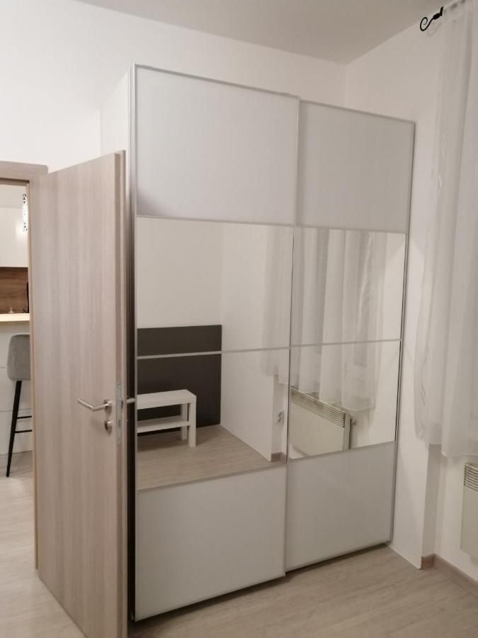 Evita Apartment คาร์โลวัตส์ ภายนอก รูปภาพ