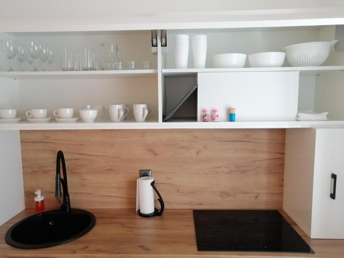 Evita Apartment คาร์โลวัตส์ ภายนอก รูปภาพ
